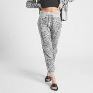 Athleta Balance Printed Womens 2XS XXS Gray Leopard Animal Pants Joggers